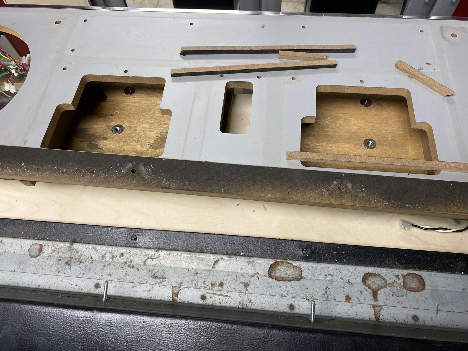 BeatmaniaIIDX arcade control deck armrest fix and replace leather